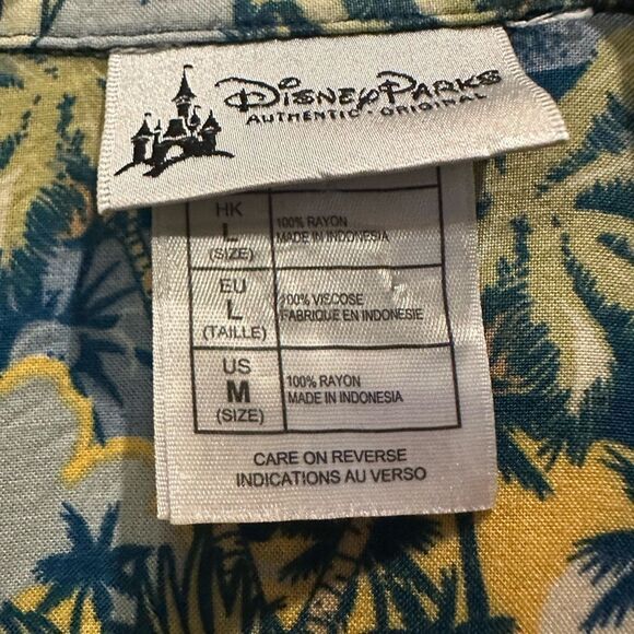 Disney Men's Floral Hawaiian button up Shirt Mickey Donald. &  Pluto - Picture 3 of 14